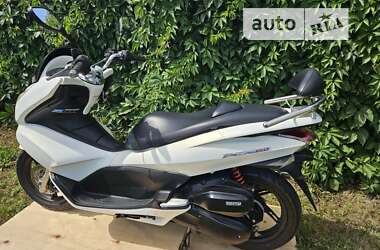 Максі-скутер Honda PCX 150 2014 в Южноукраїнську