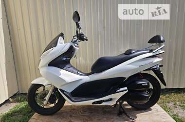 Макси-скутер Honda PCX 150 2014 в Первомайске