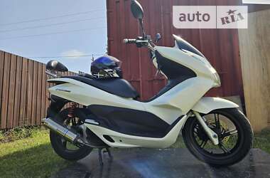 Макси-скутер Honda PCX 150 2014 в Николаеве