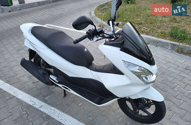 Макси-скутер Honda PCX 150 2015 в 