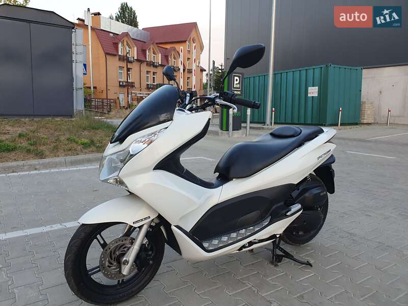 Макси-скутер Honda PCX 150 2014 в Коропе