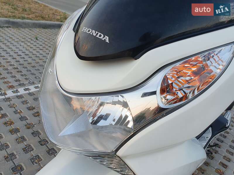 Макси-скутер Honda PCX 150 2014 в Коропе