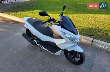 Макси-скутер Honda PCX 150 2015 в 