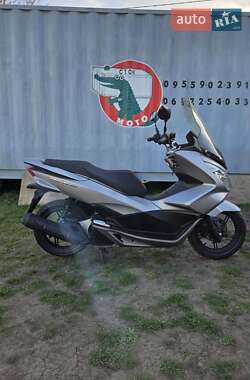 Максі-скутер Honda PCX 150 2014 в 