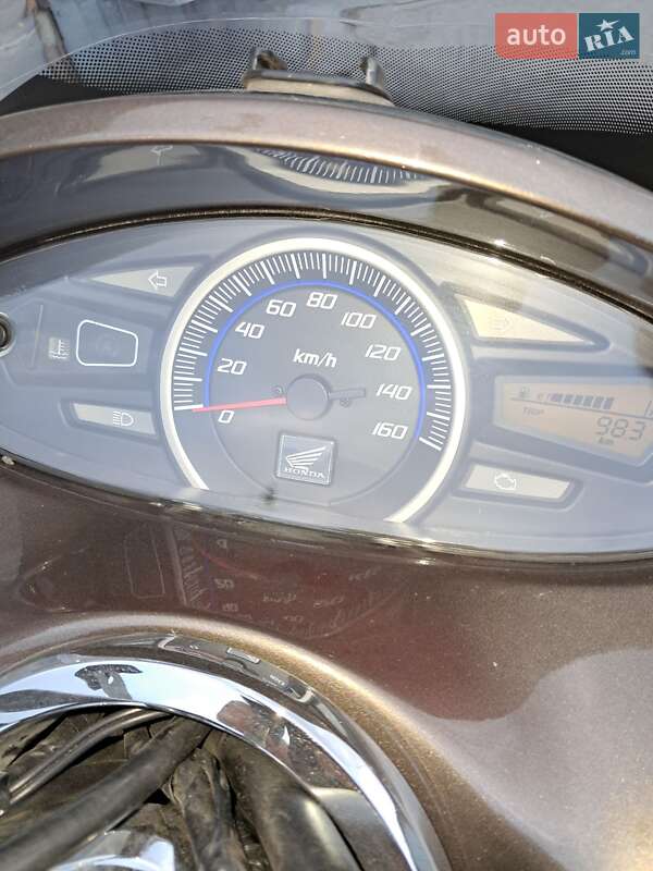 Макси-скутер Honda PCX 150 2014 в Киеве фото 5 Макси-скутер Honda PCX 150 2014 в Киеве