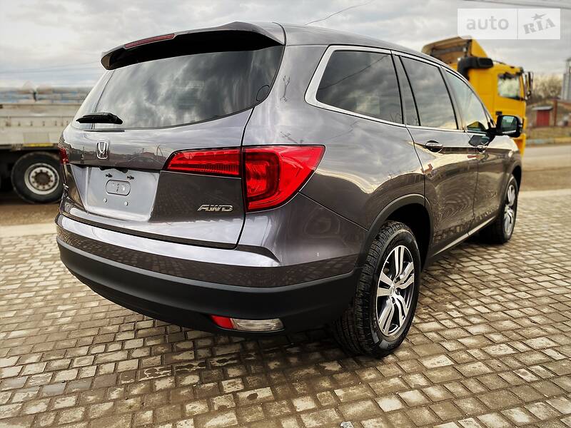 Позашляховик / Кросовер Honda Pilot 2016 в Чернівцях