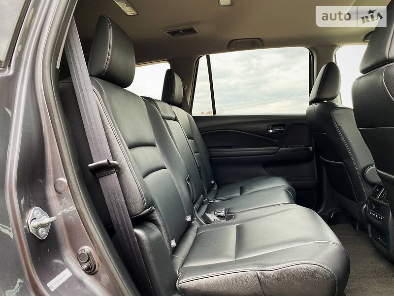 Позашляховик / Кросовер Honda Pilot 2016 в Чернівцях