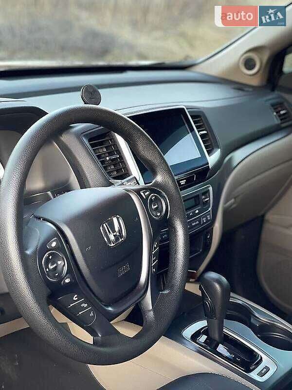 Внедорожник / Кроссовер Honda Pilot 2016 в Запорожье