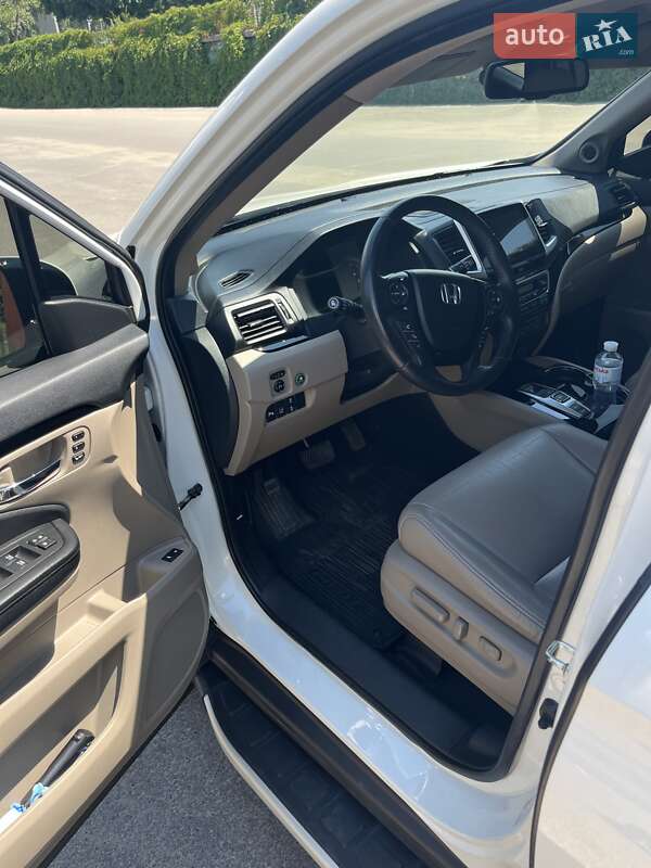 Позашляховик / Кросовер Honda Pilot 2017 в Дніпрі фото 26 Позашляховик / Кросовер Honda Pilot 2017 в Дніпрі