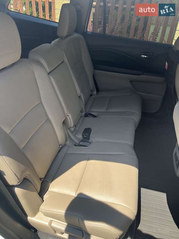 Позашляховик / Кросовер Honda Pilot 2017 в Дніпрі фото 35 Позашляховик / Кросовер Honda Pilot 2017 в Дніпрі