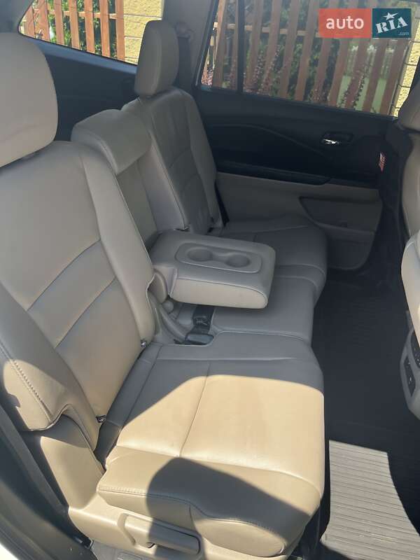 Позашляховик / Кросовер Honda Pilot 2017 в Дніпрі фото 36 Позашляховик / Кросовер Honda Pilot 2017 в Дніпрі