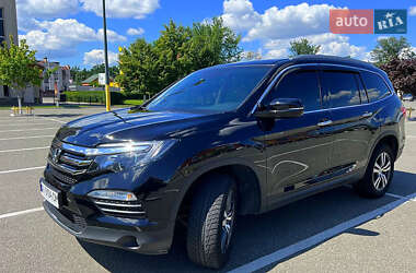 Позашляховик / Кросовер Honda Pilot 2018 в 