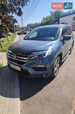 Позашляховик / Кросовер Honda Pilot 2016 в Черкасах