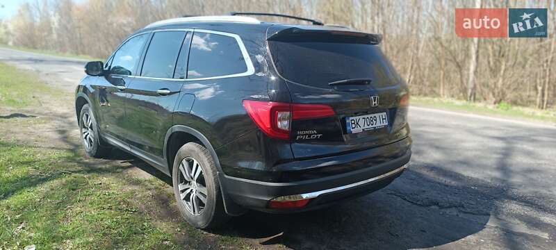 Внедорожник / Кроссовер Honda Pilot 2017 в Костополе