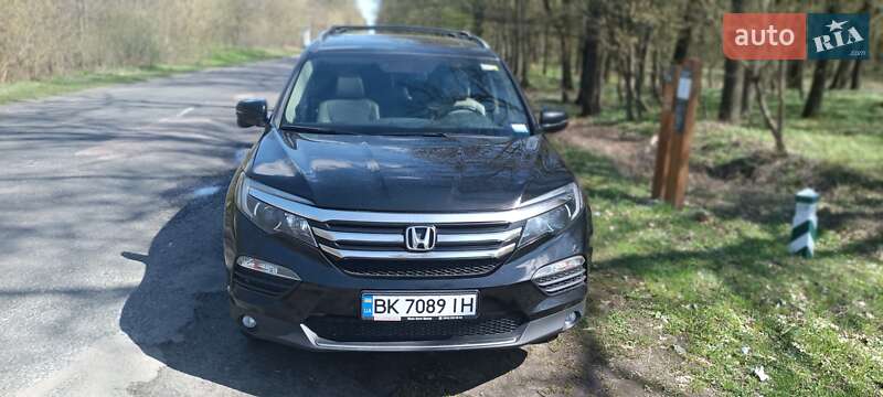 Внедорожник / Кроссовер Honda Pilot 2017 в Костополе