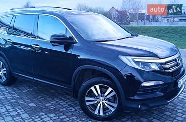 Позашляховик / Кросовер Honda Pilot 2017 в 