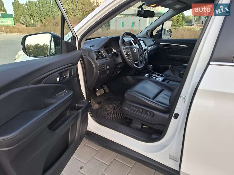 Внедорожник / Кроссовер Honda Pilot 2017 в Черкассах