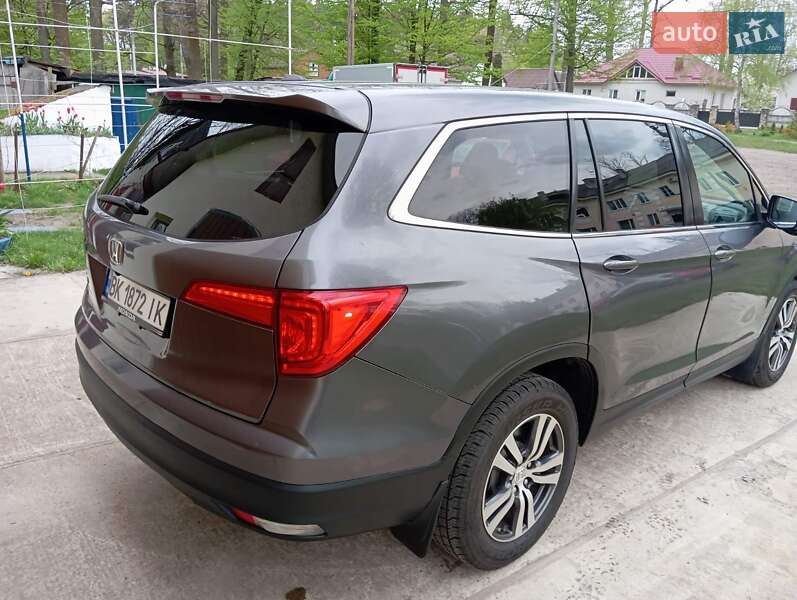 Внедорожник / Кроссовер Honda Pilot 2016 в Ровно