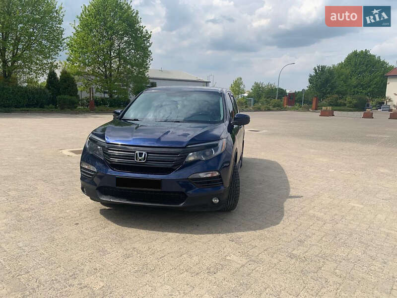 Внедорожник / Кроссовер Honda Pilot 2016 в Киеве
