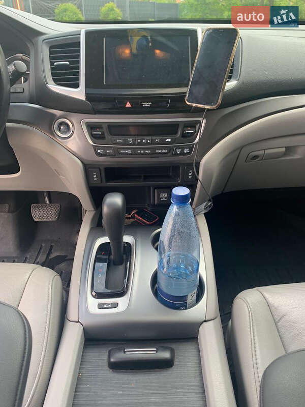 Внедорожник / Кроссовер Honda Pilot 2016 в Киеве