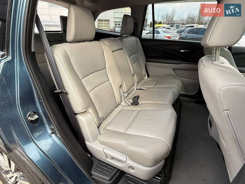 Внедорожник / Кроссовер Honda Pilot 2017 в Киеве