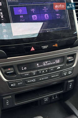 Внедорожник / Кроссовер Honda Pilot 2015 в 