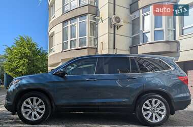 Позашляховик / Кросовер Honda Pilot 2016 в 