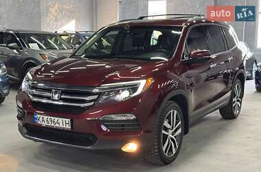 Позашляховик / Кросовер Honda Pilot 2018 в 