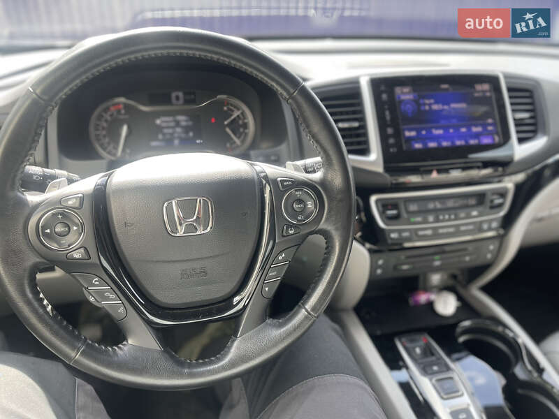 Внедорожник / Кроссовер Honda Pilot 2016 в Киеве