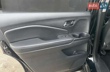 Позашляховик / Кросовер Honda Pilot 2018 в 