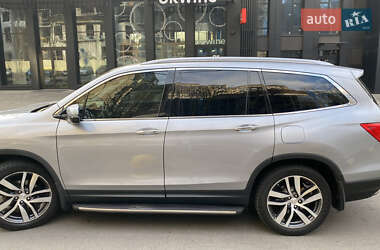 Внедорожник / Кроссовер Honda Pilot 2017 в 