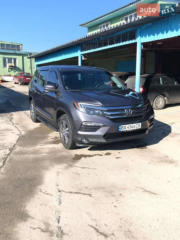 Внедорожник / Кроссовер Honda Pilot 2016 в Нетешине