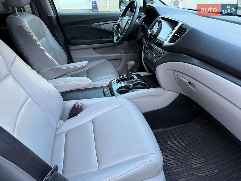 Внедорожник / Кроссовер Honda Pilot 2016 в Одессе