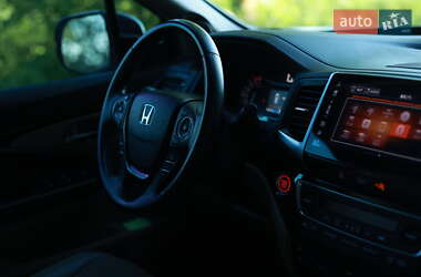 Внедорожник / Кроссовер Honda Pilot 2017 в 