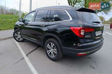 Внедорожник / Кроссовер Honda Pilot 2017 в 