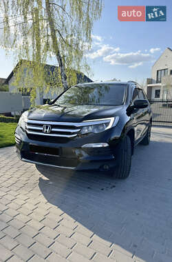 Внедорожник / Кроссовер Honda Pilot 2017 в 