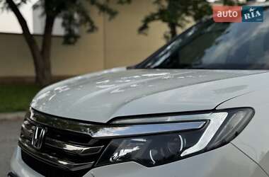 Внедорожник / Кроссовер Honda Pilot 2017 в 