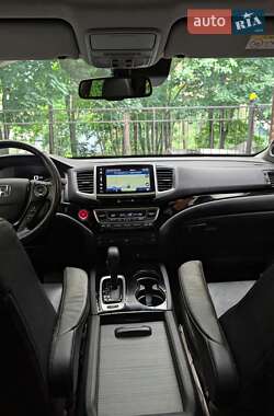Внедорожник / Кроссовер Honda Pilot 2017 в 
