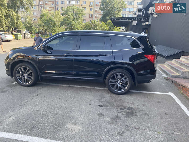 Внедорожник / Кроссовер Honda Pilot 2017 в Киеве