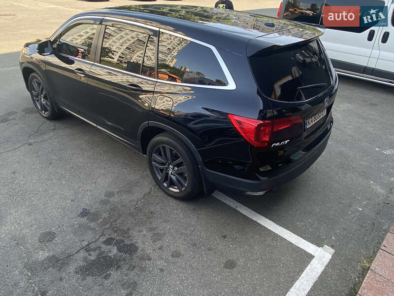 Внедорожник / Кроссовер Honda Pilot 2017 в Киеве