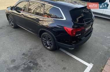 Внедорожник / Кроссовер Honda Pilot 2017 в 