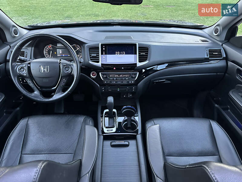 Внедорожник / Кроссовер Honda Pilot 2017 в Киеве