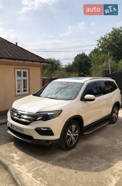 Позашляховик / Кросовер Honda Pilot 2017 в Сокирянах