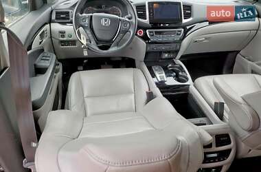 Позашляховик / Кросовер Honda Pilot 2017 в 