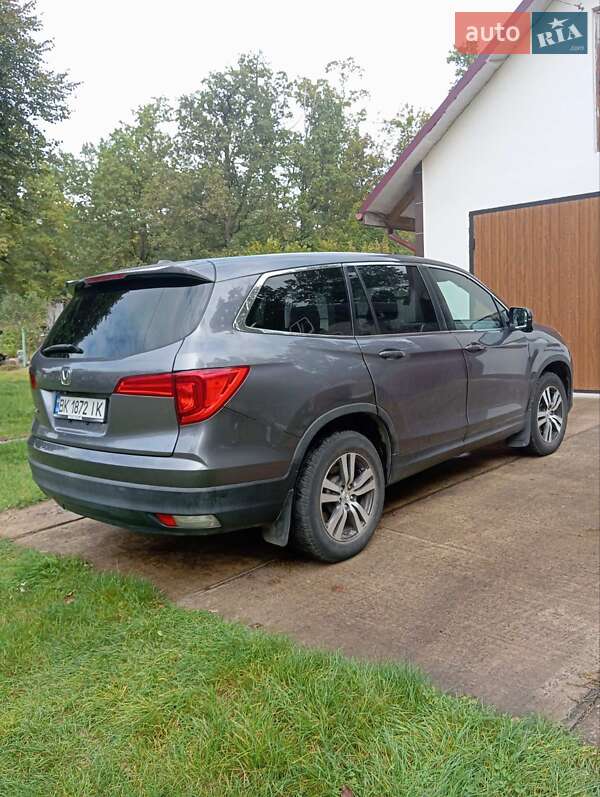 Внедорожник / Кроссовер Honda Pilot 2016 в Ровно