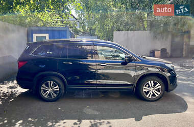 Позашляховик / Кросовер Honda Pilot 2017 в 