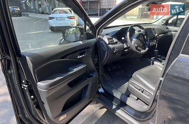 Позашляховик / Кросовер Honda Pilot 2017 в 