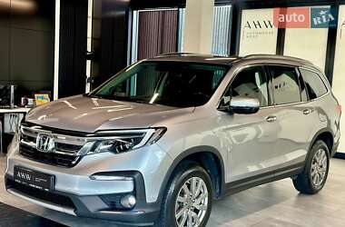 Позашляховик / Кросовер Honda Pilot 2018 в 