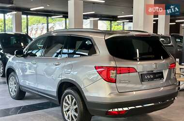 Позашляховик / Кросовер Honda Pilot 2018 в 