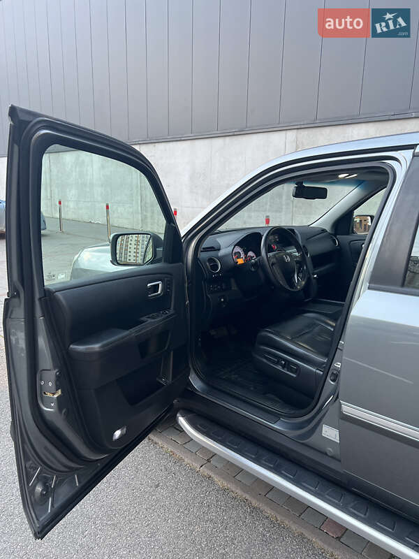 Внедорожник / Кроссовер Honda Pilot 2008 в Вишневом фото 9 Внедорожник / Кроссовер Honda Pilot 2008 в Вишневом